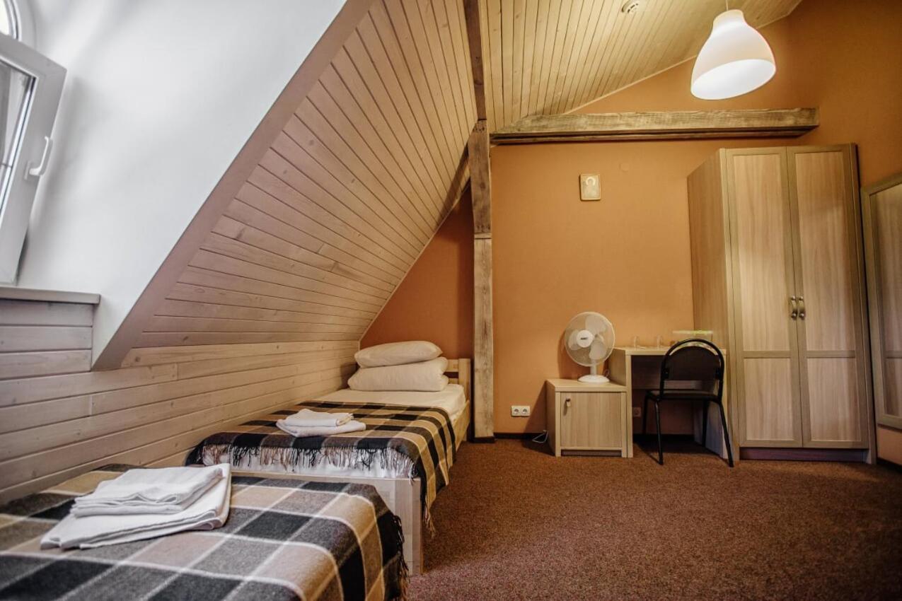 Guest House "Arkhistratyg" Lviv Exterior photo