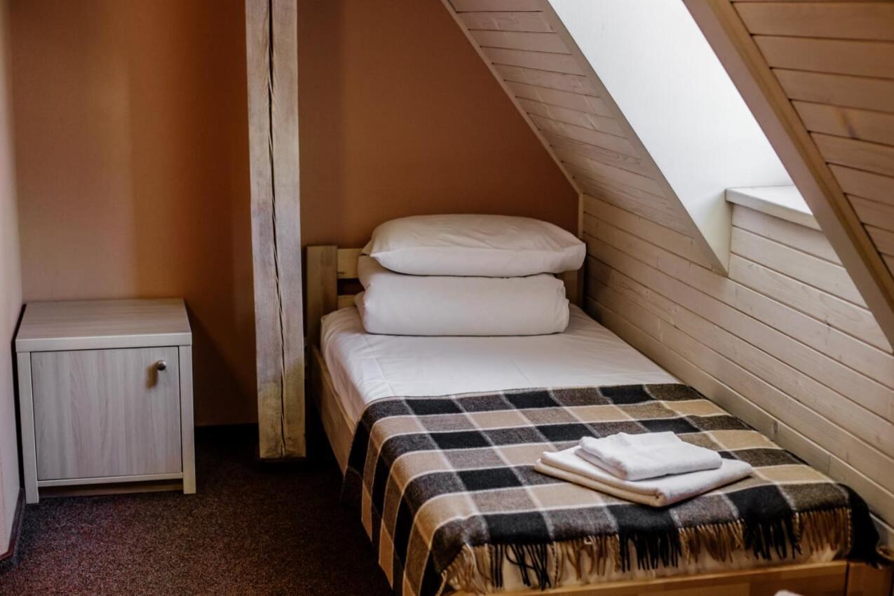 Guest House "Arkhistratyg" Lviv Exterior photo