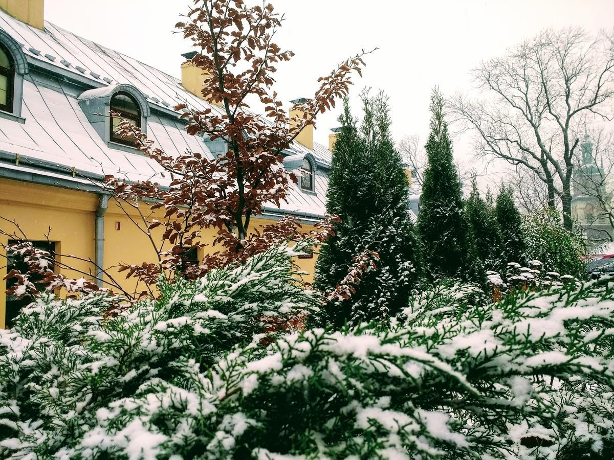 Guest House "Arkhistratyg" Lviv Exterior photo