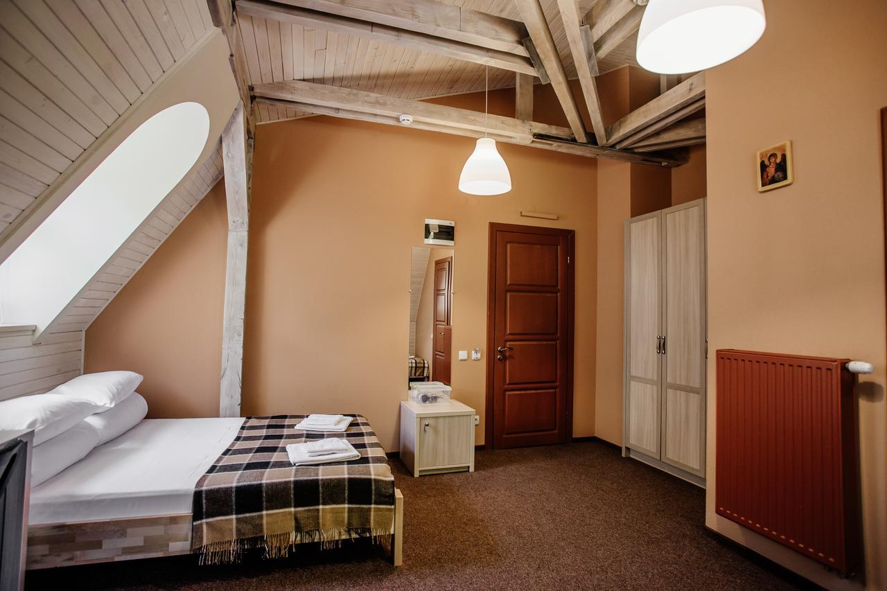 Guest House "Arkhistratyg" Lviv Exterior photo