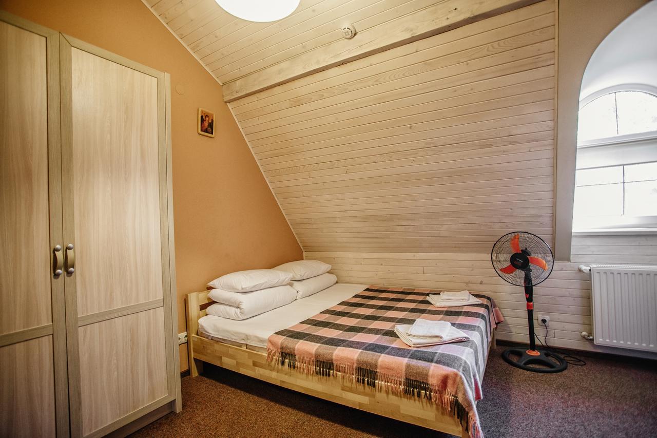 Guest House "Arkhistratyg" Lviv Exterior photo